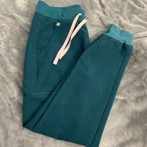 Figs Scrubs in Caribbean Blue